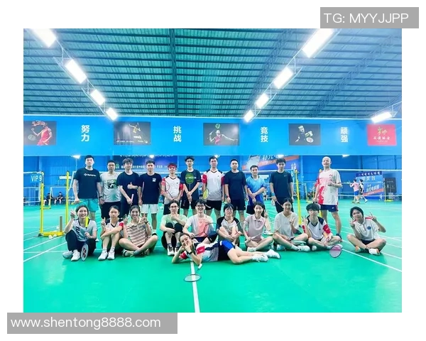 重庆羽毛球队与南京羽毛球队赛后复盘团队协作的精彩瞬间与经验分享